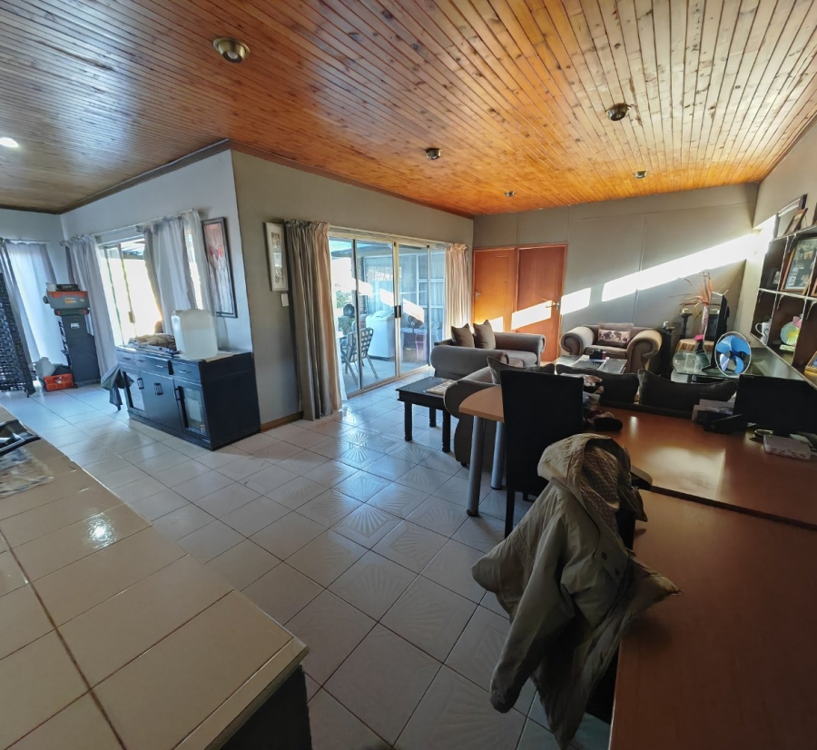 6 Bedroom Property for Sale in Heuwelsig Free State